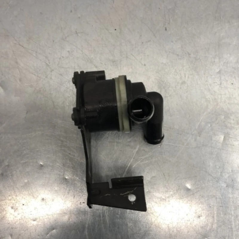 Pompa auxiliara recirculare apa Audi A4 B8 2009