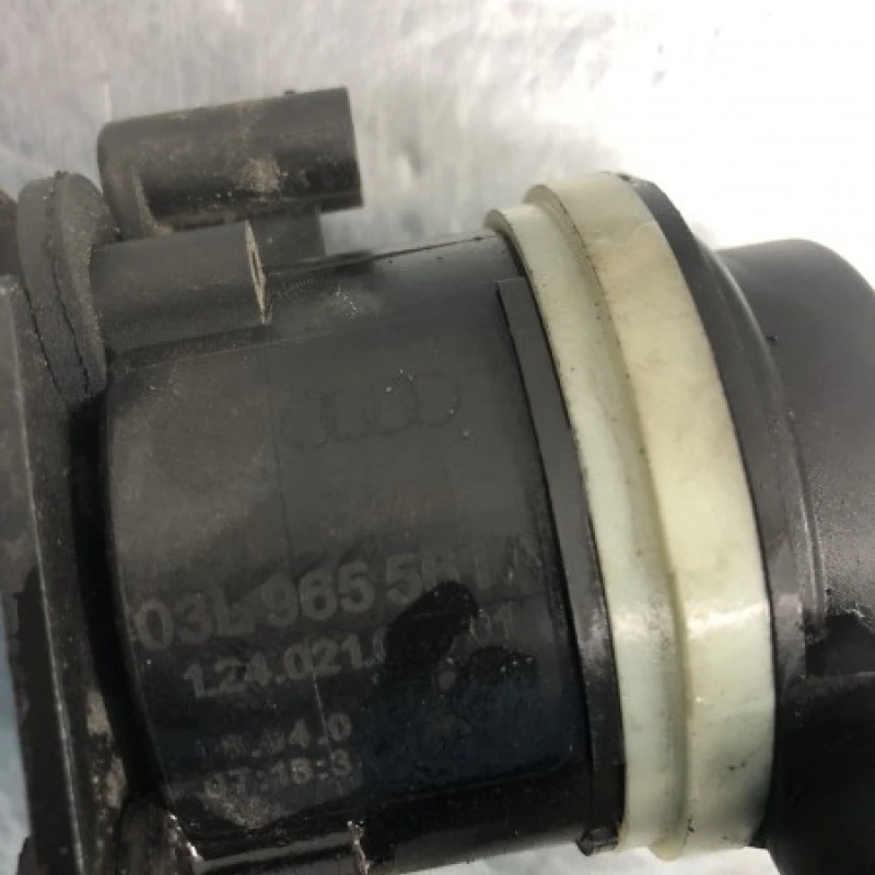 Pompa auxiliara recirculare apa / Audi A4 B8 2009 / Motor, racire si evacuare