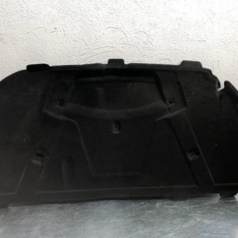 Capitonaj capota / Audi A4 B8 2009 / Interior
