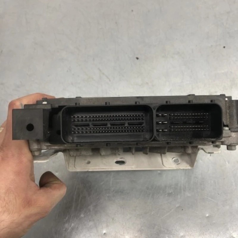 Calculator motor ecu / Volvo V70 V70 2010 / Audio si electronice