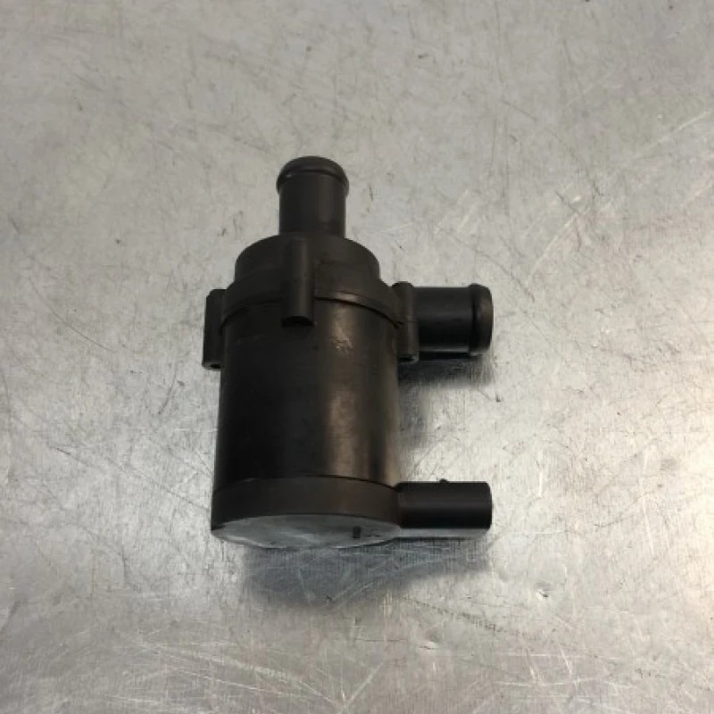 Pompa auxiliara recirculare apa Volkswagen Golf MK6 2010