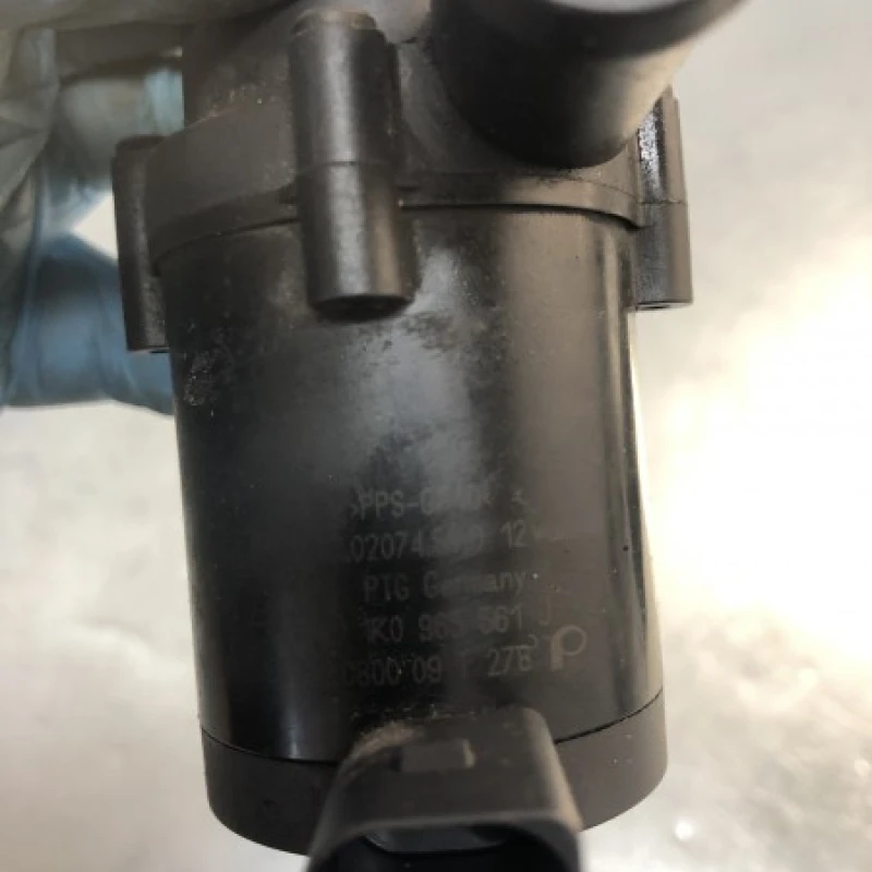 Pompa auxiliara recirculare apa / Volkswagen   2010 / Motor, racire si evacuare