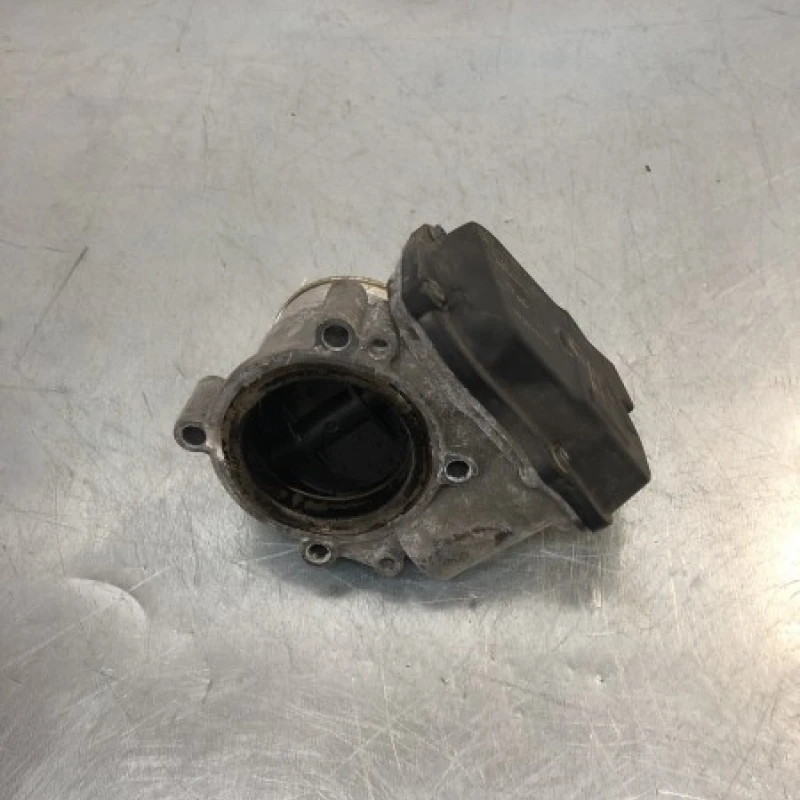 Clapeta de acceleratie / Volkswagen   2010 / Motor, racire si evacuare