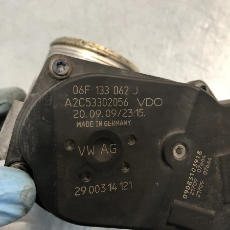 Clapeta de acceleratie / Volkswagen   2010 / Motor, racire si evacuare
