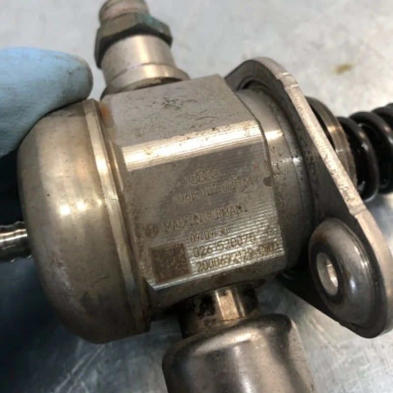Pompa de injectie combustibil / Volkswagen   2010 / Motor, racire si evacuare