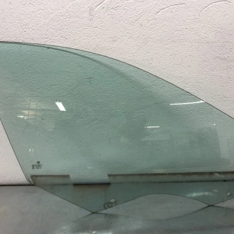 Geam dreapta fata / BMW Seria 5 F11 2013 / Caroserie, oglinzi si faruri
