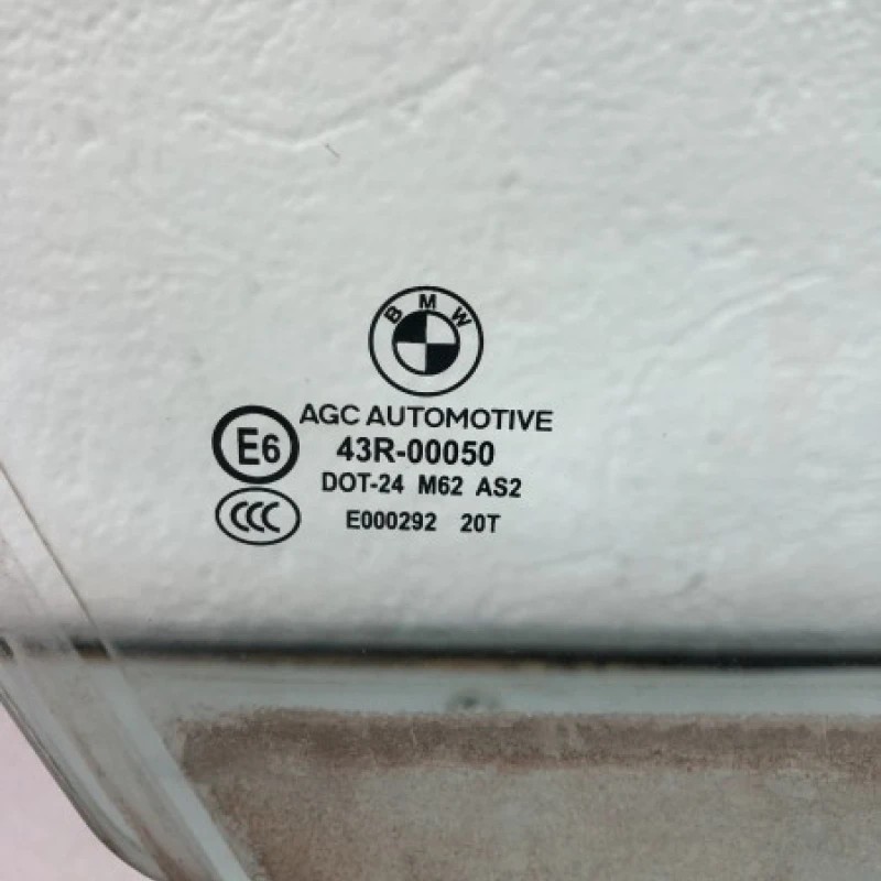 Geam dreapta fata / BMW Seria 5 F11 2013 / Caroserie, oglinzi si faruri