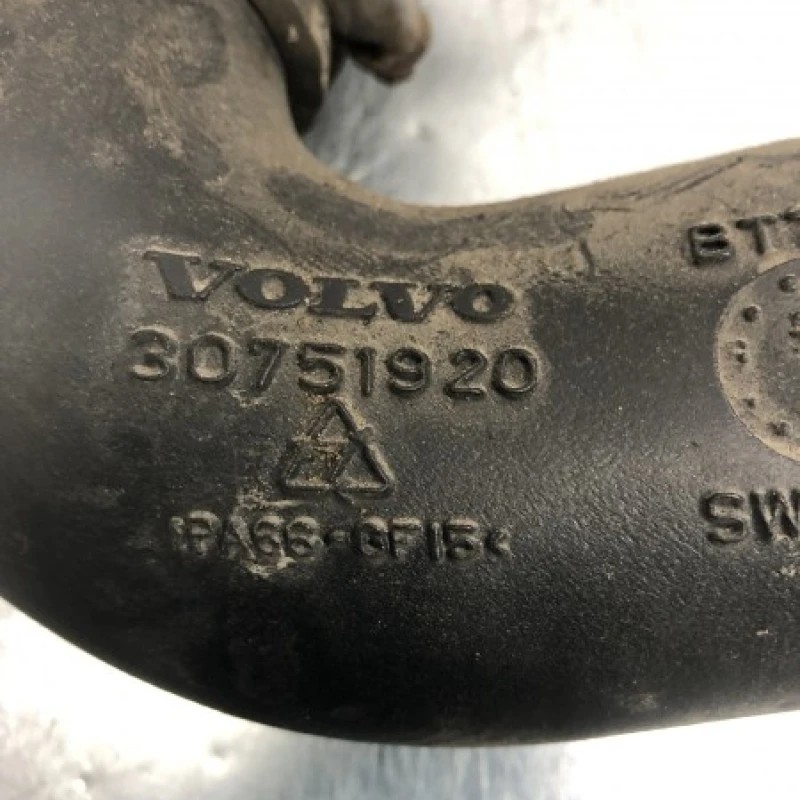 Furtun intercooler / Volvo V70 V70 2010 / Motor, racire si evacuare