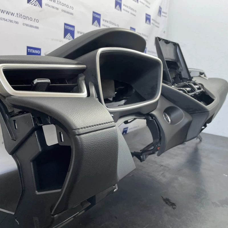 Plansa bord / Toyota Corolla Cross Corolla Cross 2023 / Interior