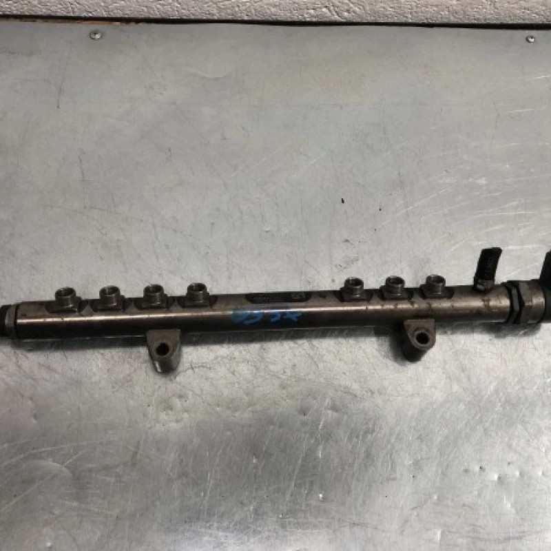 Rampa injectoare cu senzor Volvo V70 V70 2010