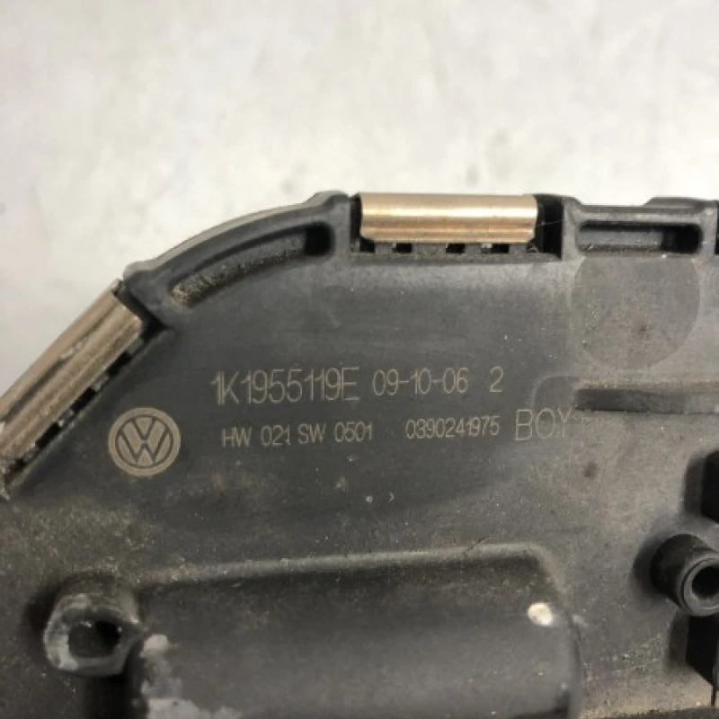 Motoras stergatoare parbriz / Volkswagen   2010 / Caroserie, oglinzi si faruri