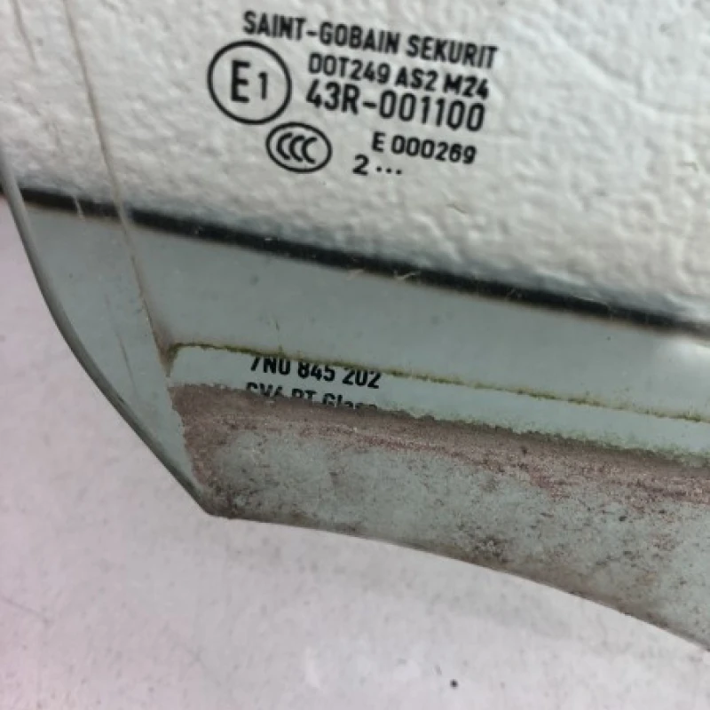 Geam dreapta fata / Volkswagen Sharan 7N 2014 / Caroserie, oglinzi si faruri