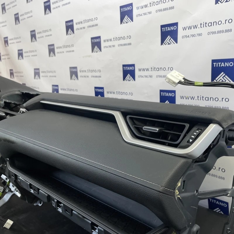 Plansa bord / Toyota Rav4 XA40 2020 / Interior