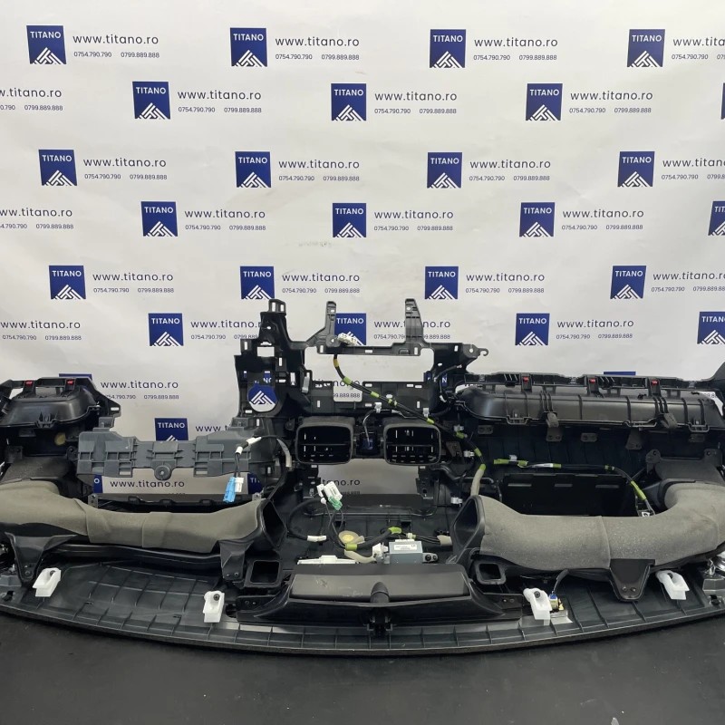 Plansa bord / Toyota Rav4 XA40 2020 / Interior