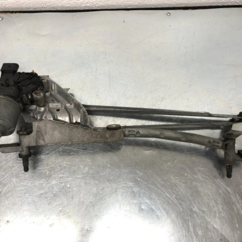 Ansamblu stergatoare cu motoras / Ford Fiesta MK6 2011 / Caroserie, oglinzi si faruri