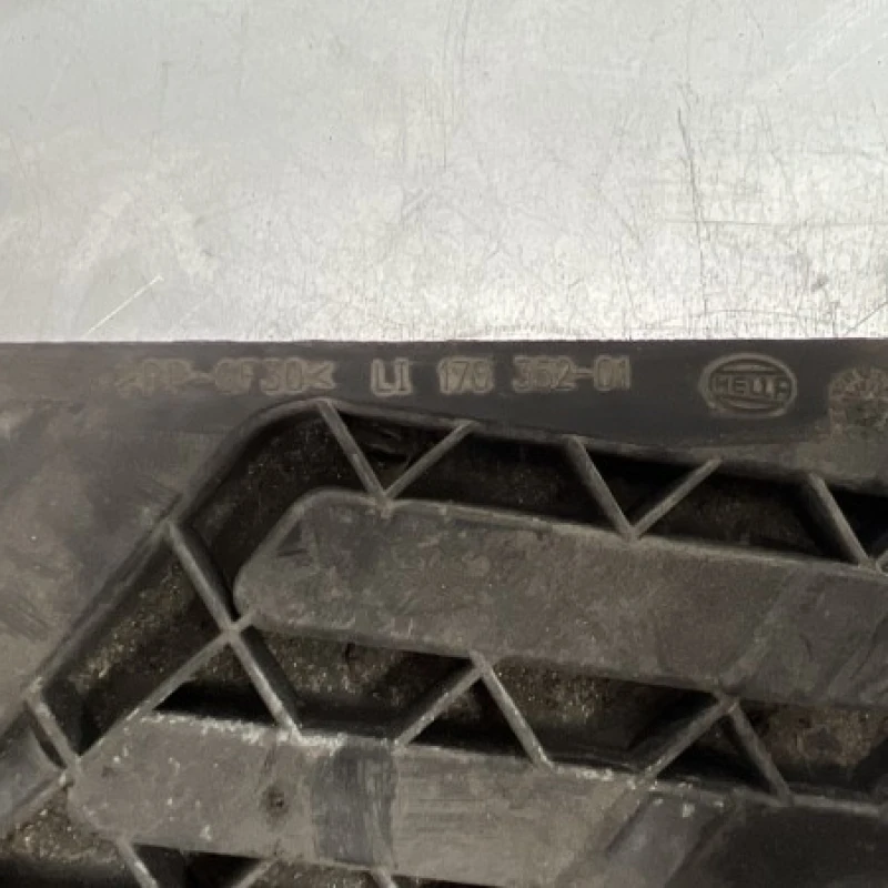Suport bara / Ford Fiesta MK6 2011 / Caroserie, oglinzi si faruri
