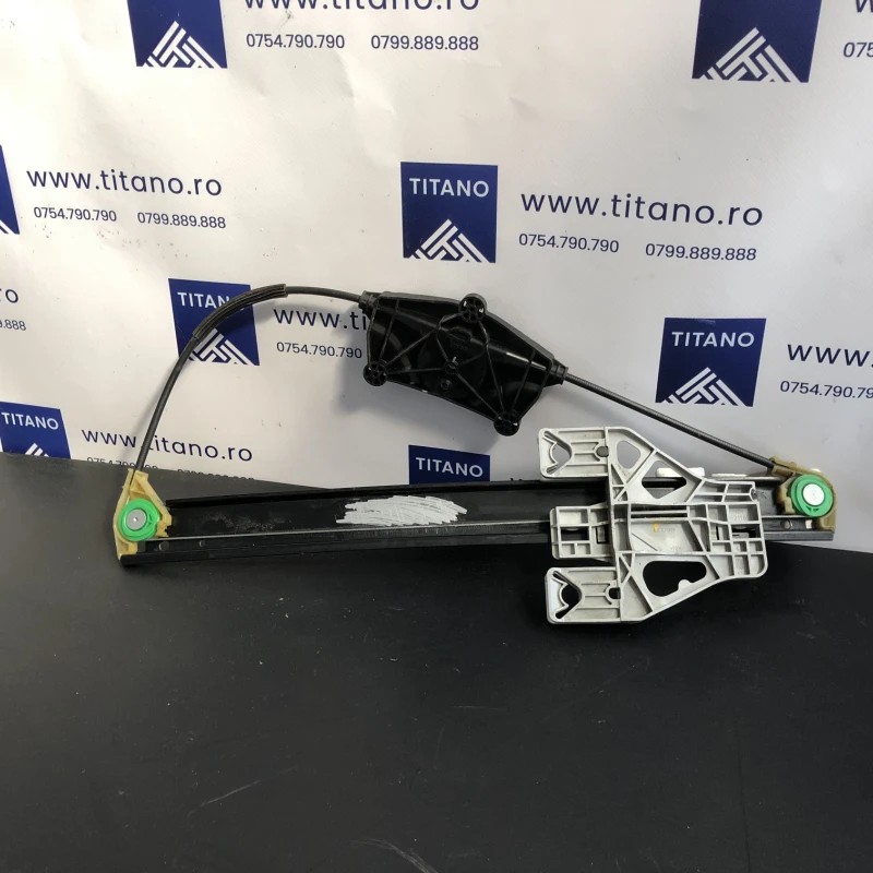 Macara geam dreapta spate / Audi A4 B8 2013 / Caroserie, oglinzi si faruri