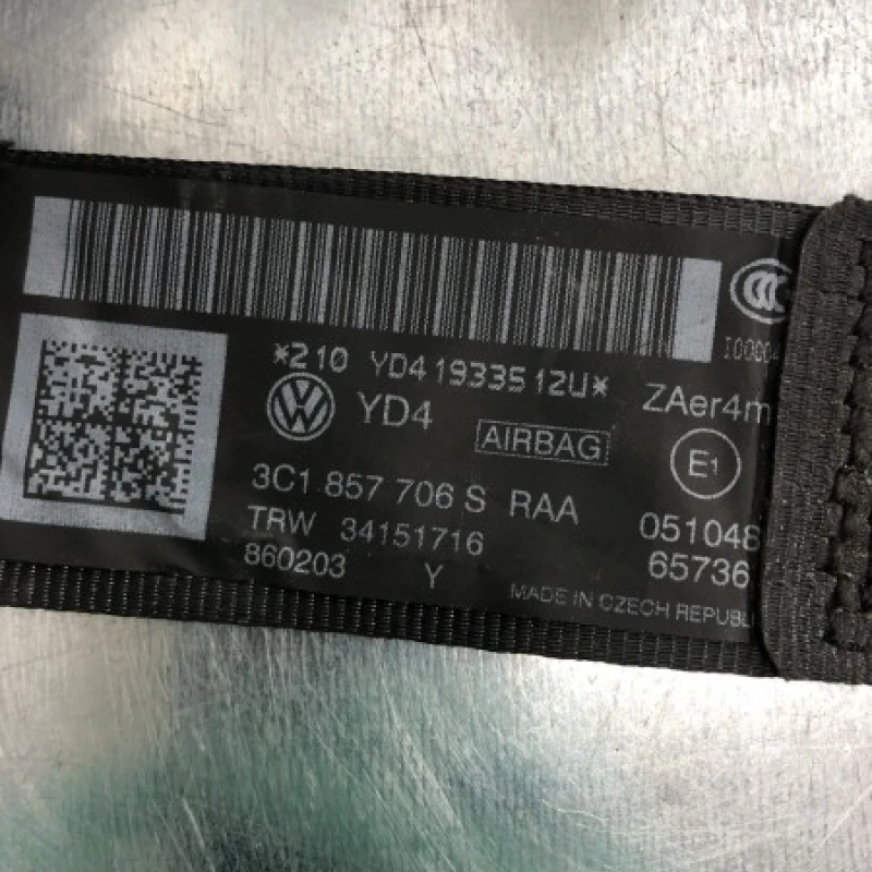 Centura dreapta fata / Volkswagen Passat B7 2013 / Interior