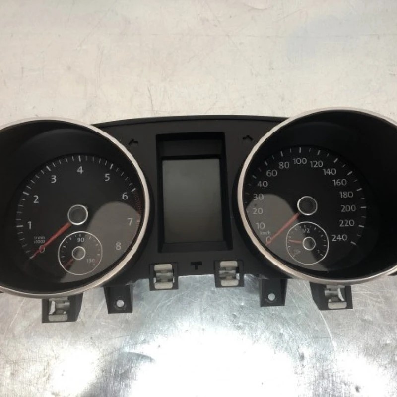 Ceas bord Volkswagen Golf MK6 2010