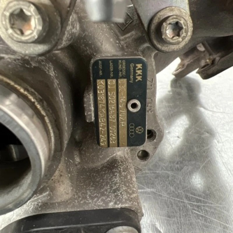 Turbosuflanta turbo turbina / Volkswagen Passat B7 2013 / Motor, racire si evacuare