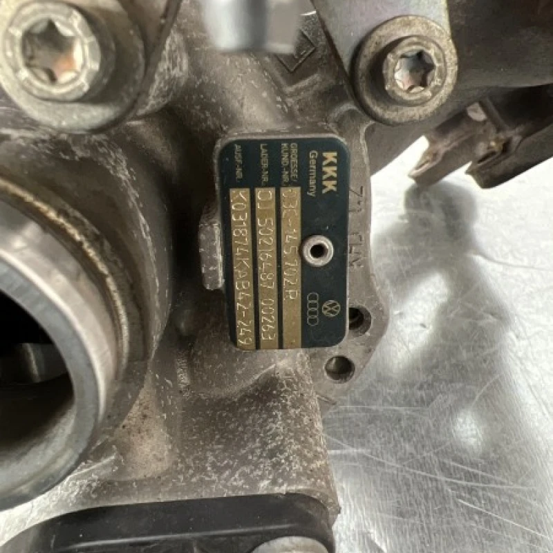 Turbosuflanta turbo turbina / Volkswagen Passat B7 2013 / Motor, racire si evacuare