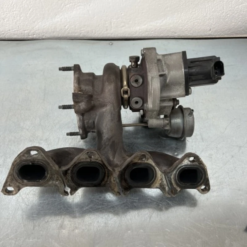 Turbosuflanta turbo turbina / Volkswagen Passat B7 2013 / Motor, racire si evacuare