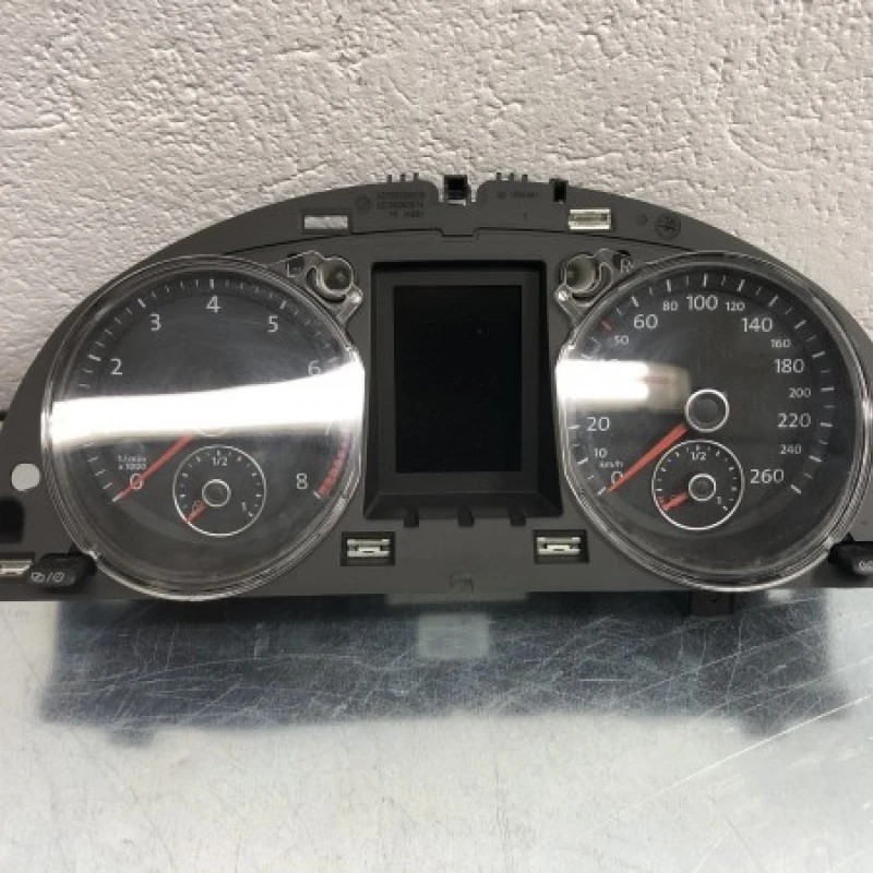 Ceas bord Volkswagen Passat B7 2013
