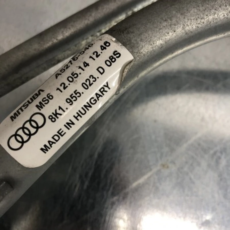 Ansamblu stergatoare cu motoras / Audi A4 B8 facelift 2015 / Caroserie, oglinzi si faruri