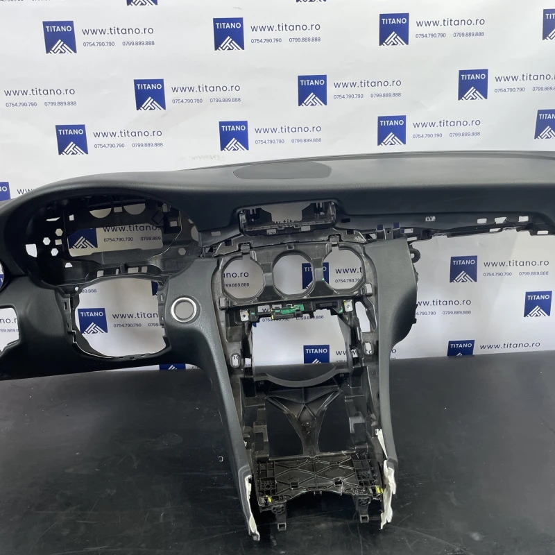 Plansa bord / Mercedes-Benz C Class W205 2017 / Interior