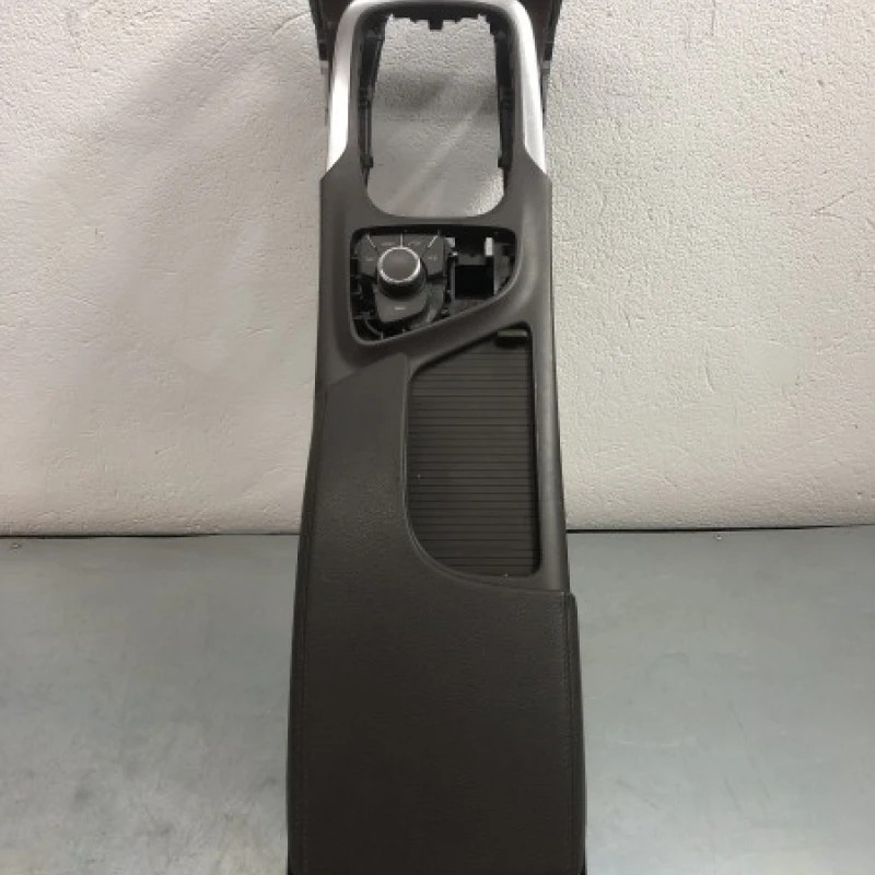 Cotiera centrala / Opel Insignia A 2013 / Interior
