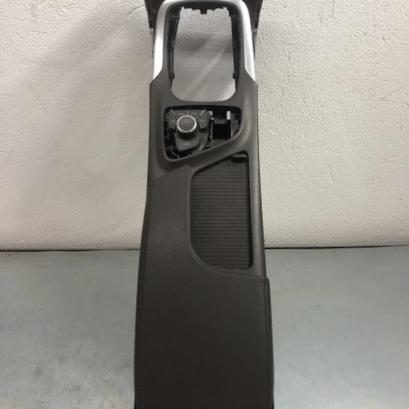 Cotiera centrala / Opel Insignia A 2013 / Interior