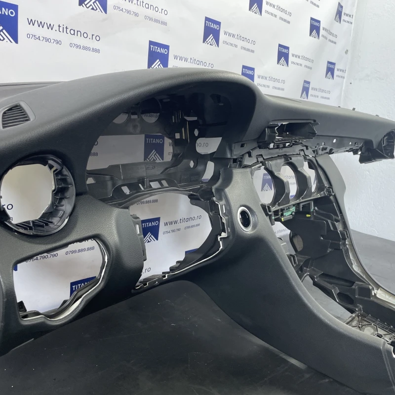 Plansa bord / Mercedes-Benz C Class W205 2017 / Interior