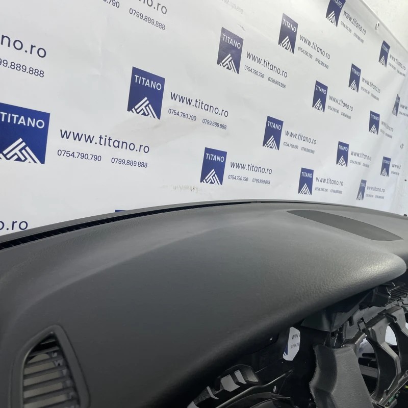 Plansa bord / Mercedes-Benz C Class W205 2017 / Interior