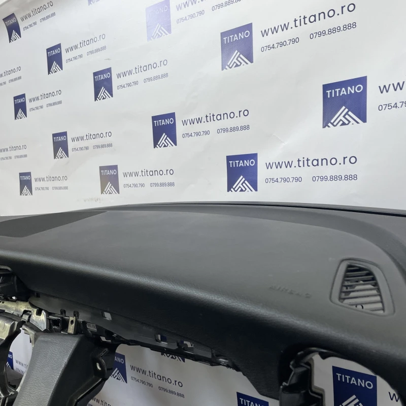 Plansa bord / Mercedes-Benz C Class W205 2017 / Interior