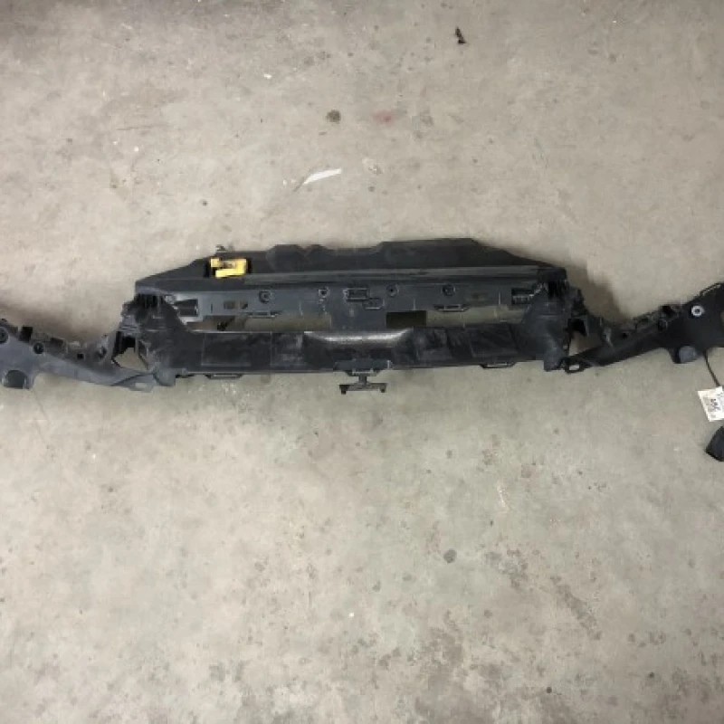 Ornament trager / Ford Focus MK3 2011 / Caroserie, oglinzi si faruri