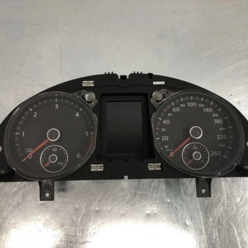 Ceas bord / Volkswagen Passat B7 2013 / Audio si electronice