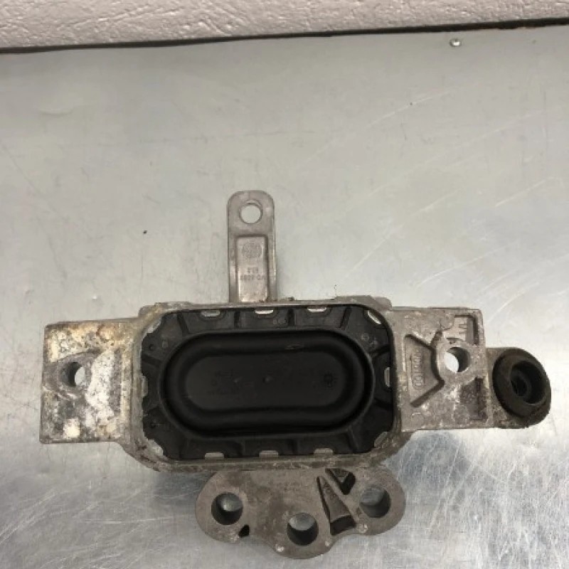 Suport tampon motor / Opel Insignia A 2013 / Motor, racire si evacuare