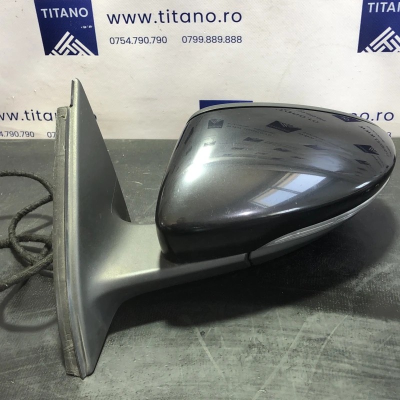 Oglinda stanga / Volkswagen Passat B7 2013 / Caroserie, oglinzi si faruri