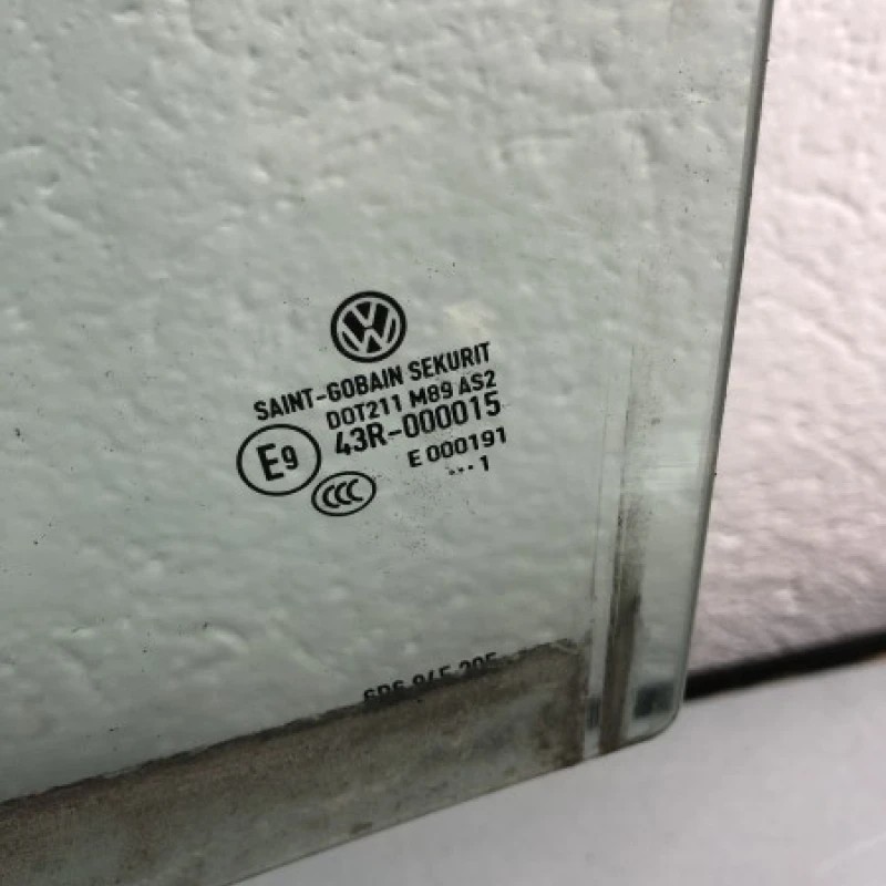 Geam stanga spate / Volkswagen Polo 6R 2011 / Caroserie, oglinzi si faruri