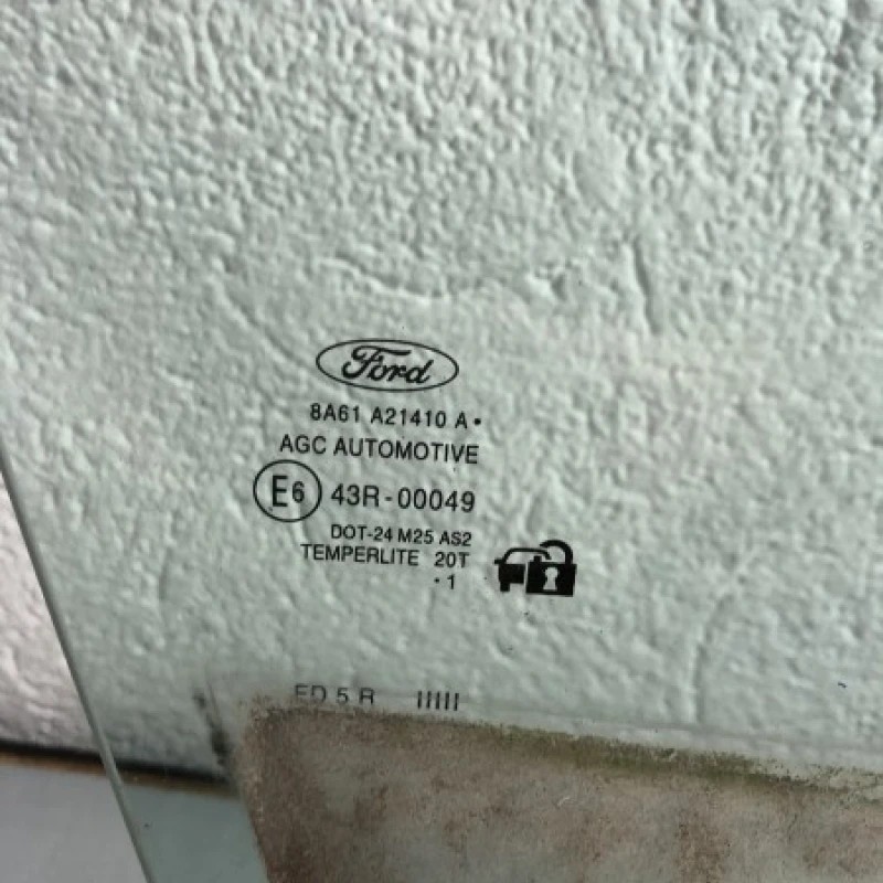 Geam dreapta fata / Ford Focus MK3 2011 / Caroserie, oglinzi si faruri