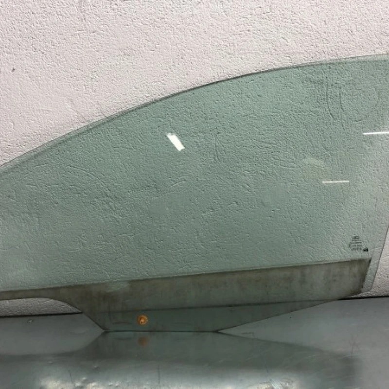 Geam stanga fata / Ford Focus MK3 2011 / Caroserie, oglinzi si faruri