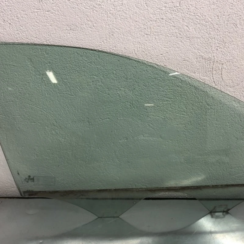 Geam dreapta fata Volkswagen 
