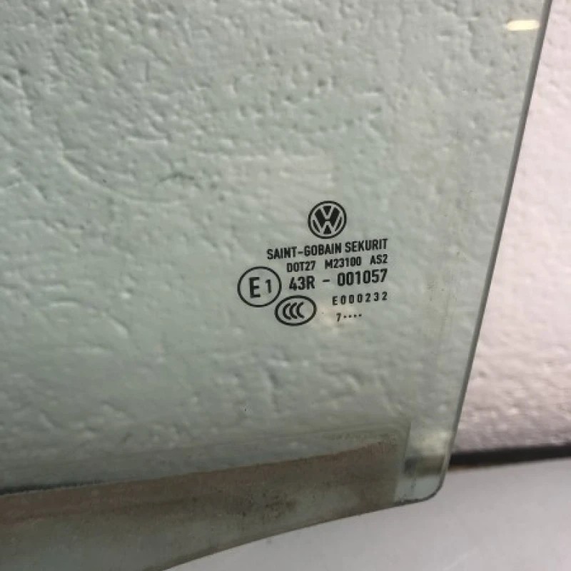 Geam stanga spate / Volkswagen Golf Plus MK5 2008 / Caroserie, oglinzi si faruri