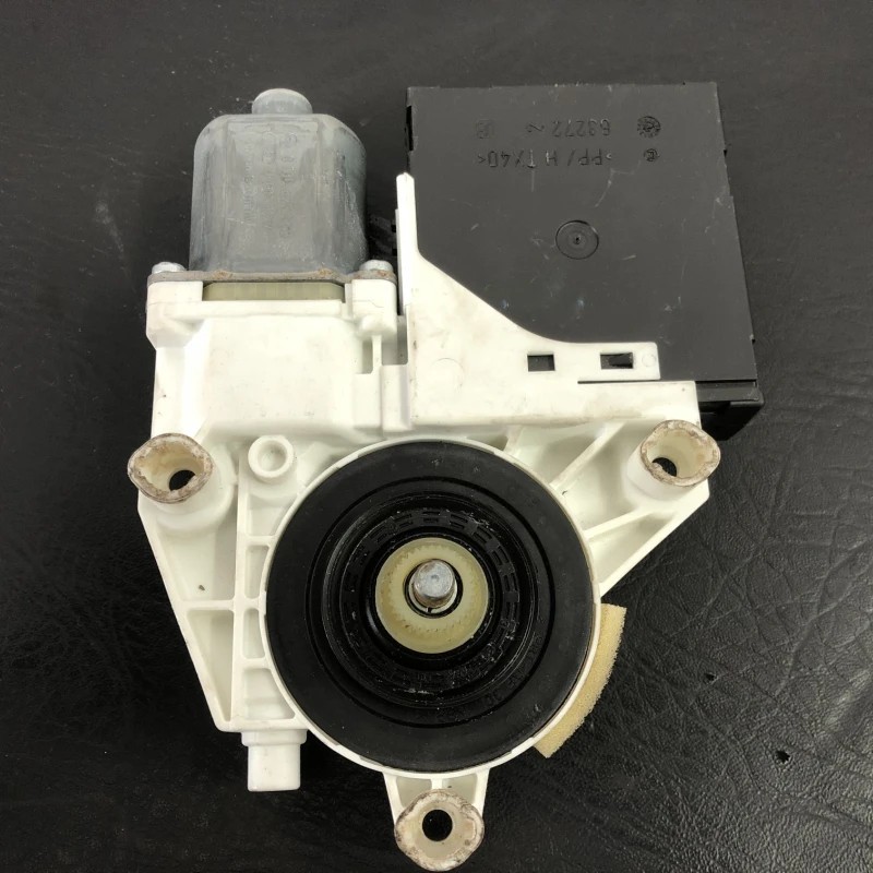 Motoras geam dreapta fata Volkswagen Golf Plus MK5 2008