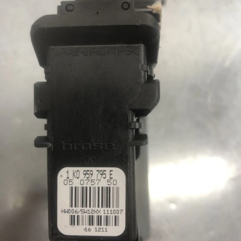Modul cu motoras usa stanga spate / Volkswagen Golf Plus MK5 2008 / Audio si electronice