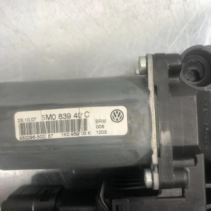 Modul cu motoras usa stanga spate / Volkswagen Golf Plus MK5 2008 / Audio si electronice