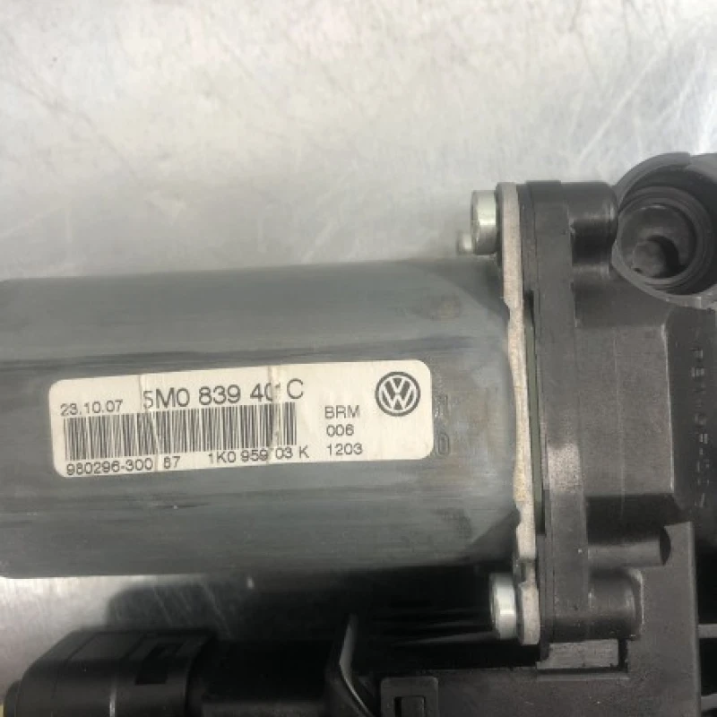 Modul cu motoras usa stanga spate / Volkswagen Golf Plus MK5 2008 / Audio si electronice