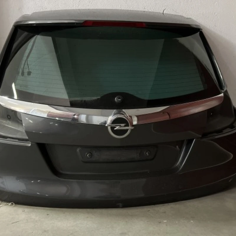 Haion / Opel Insignia A 2013 / Caroserie, oglinzi si faruri