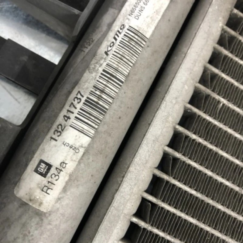 Radiator clima / Opel Insignia A 2009 / Motor, racire si evacuare