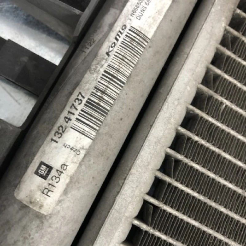 Radiator clima / Opel Insignia A 2009 / Motor, racire si evacuare